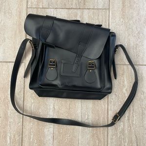 Doc Martens LEATHER BOX CROSSBODY MESSENGER BAG